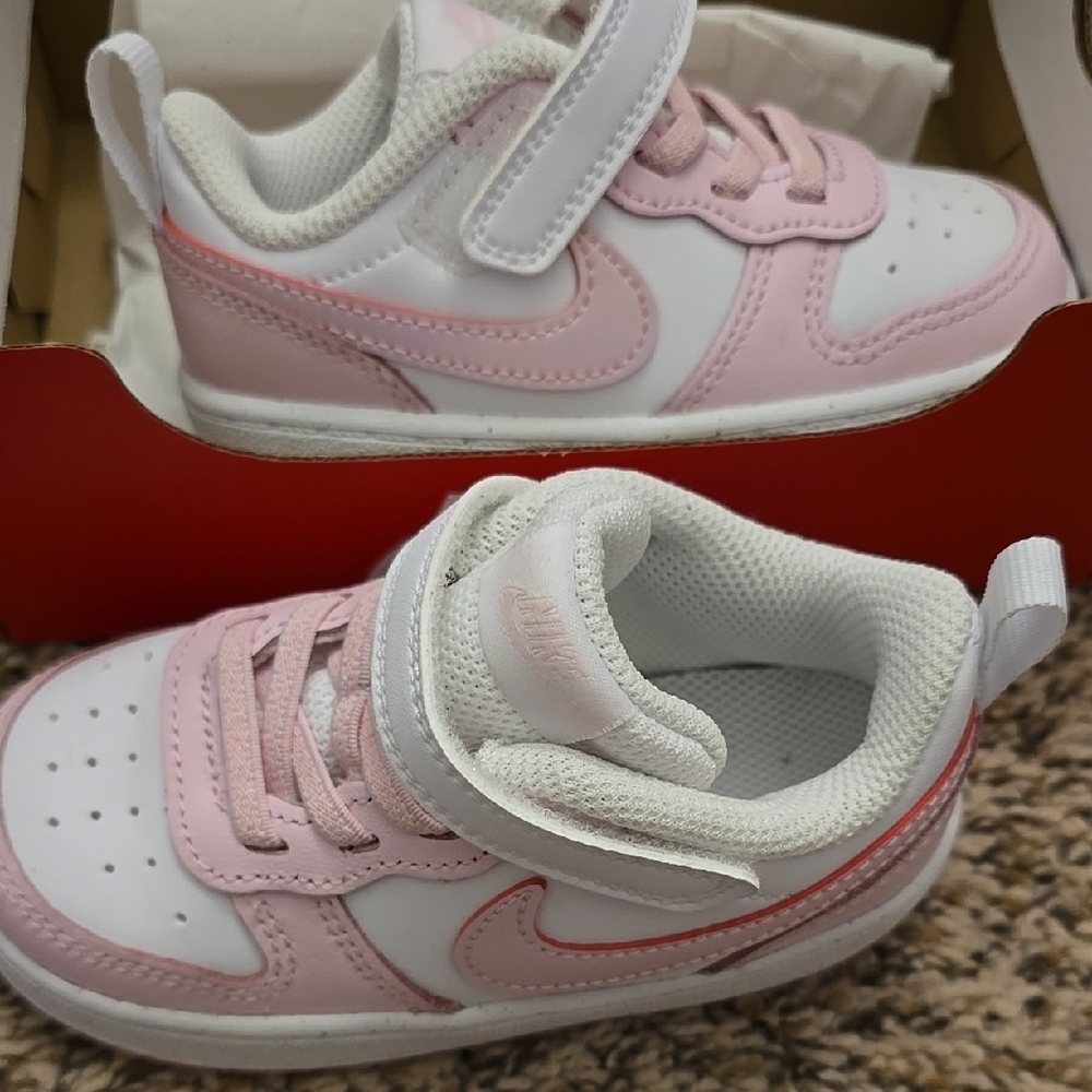 Brand New Never Worn, Nike Court Borough Low.